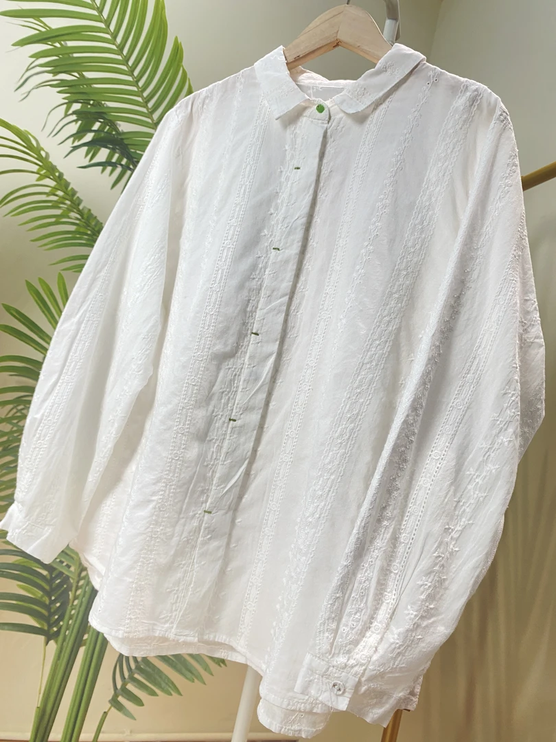 【暗门襟单绿扣刺绣棉纱衬衫】9380