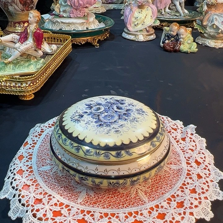 陶瓷手绘描金盖盒 老货库存