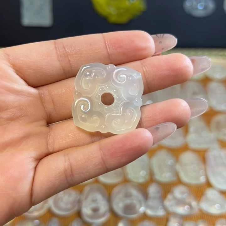 岫玉未镶嵌岫玉白冰挂件四方平安扣