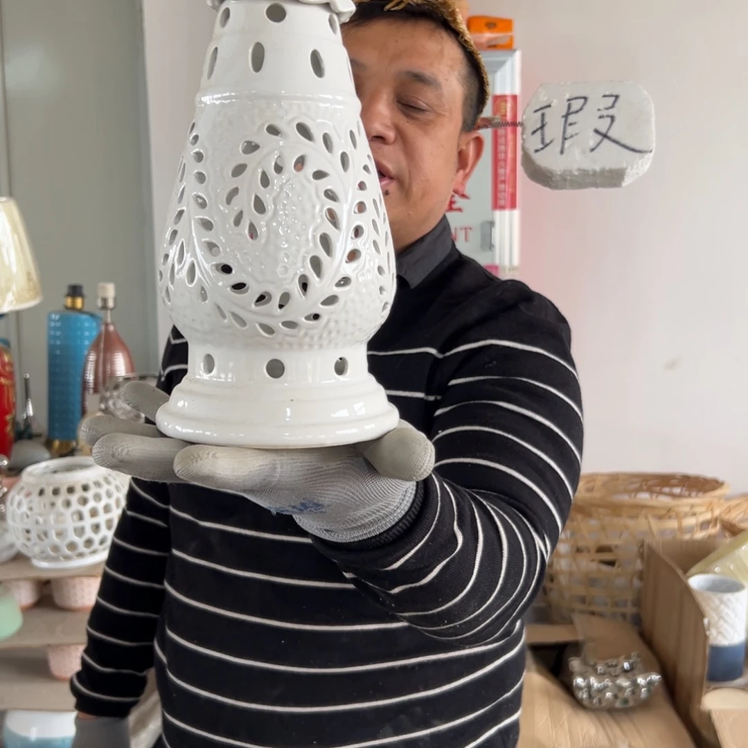 摆件35 号高中低温陶瓷瓶（部分微瑕）