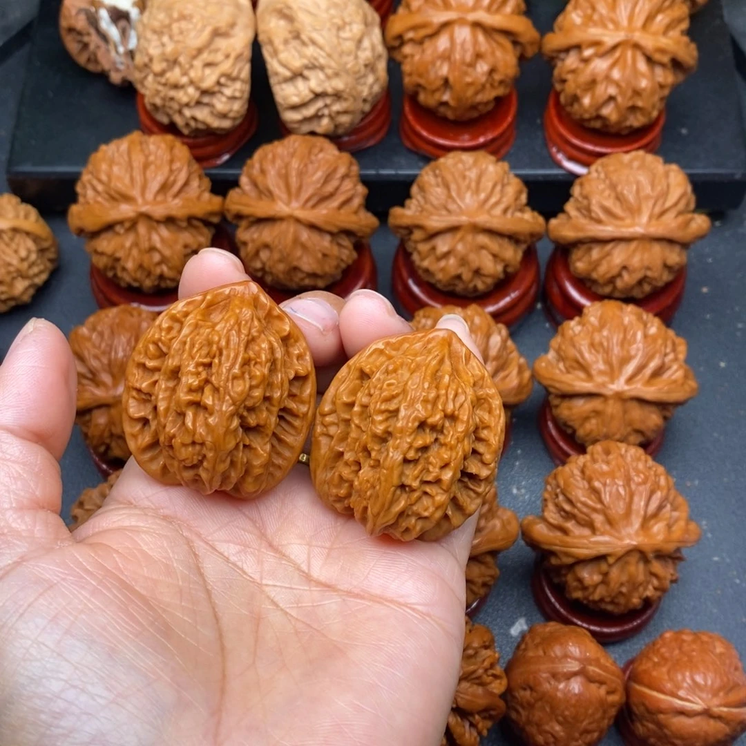 把件文玩核桃36霞云岭