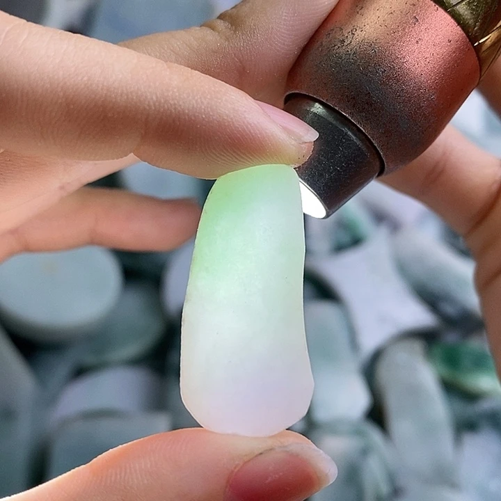 翡翠裸石纯天然翡翠