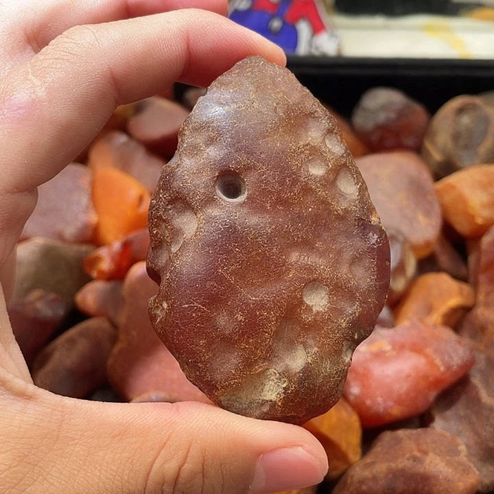 裸石琥珀未镶嵌大*士手把件