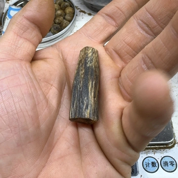 沉香沉香碎屑由*棋楠原材料一块3克