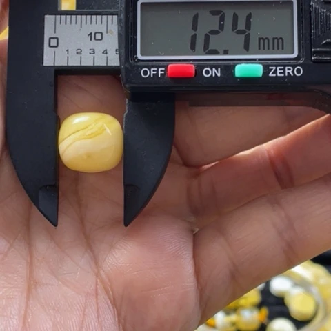 【闪购商品】未镶嵌蜜蜡裸石45杂