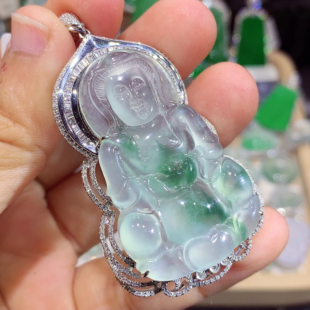 翡翠18K金镶嵌颈饰