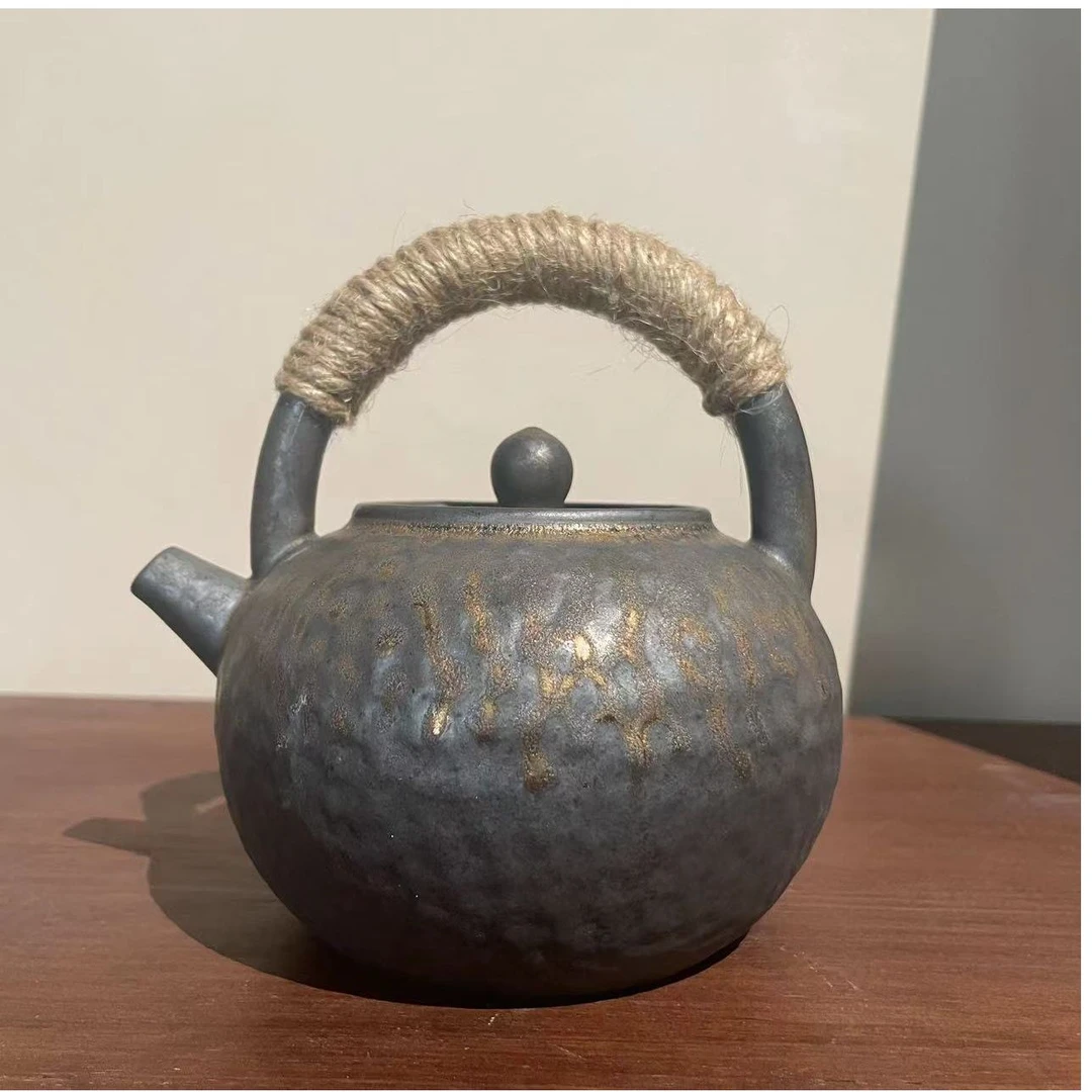 阿茶  鎏金锤纹提梁壶（灰念0368）