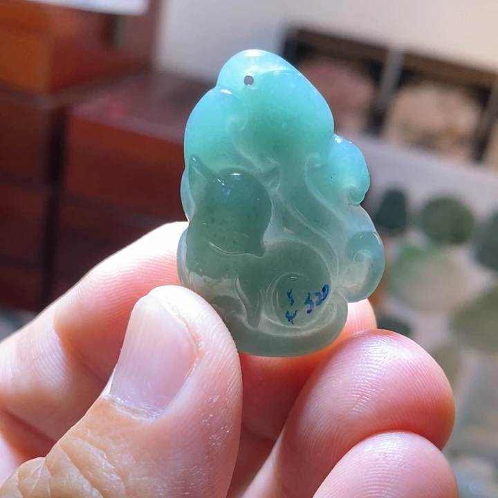 翡翠颈饰未镶嵌好