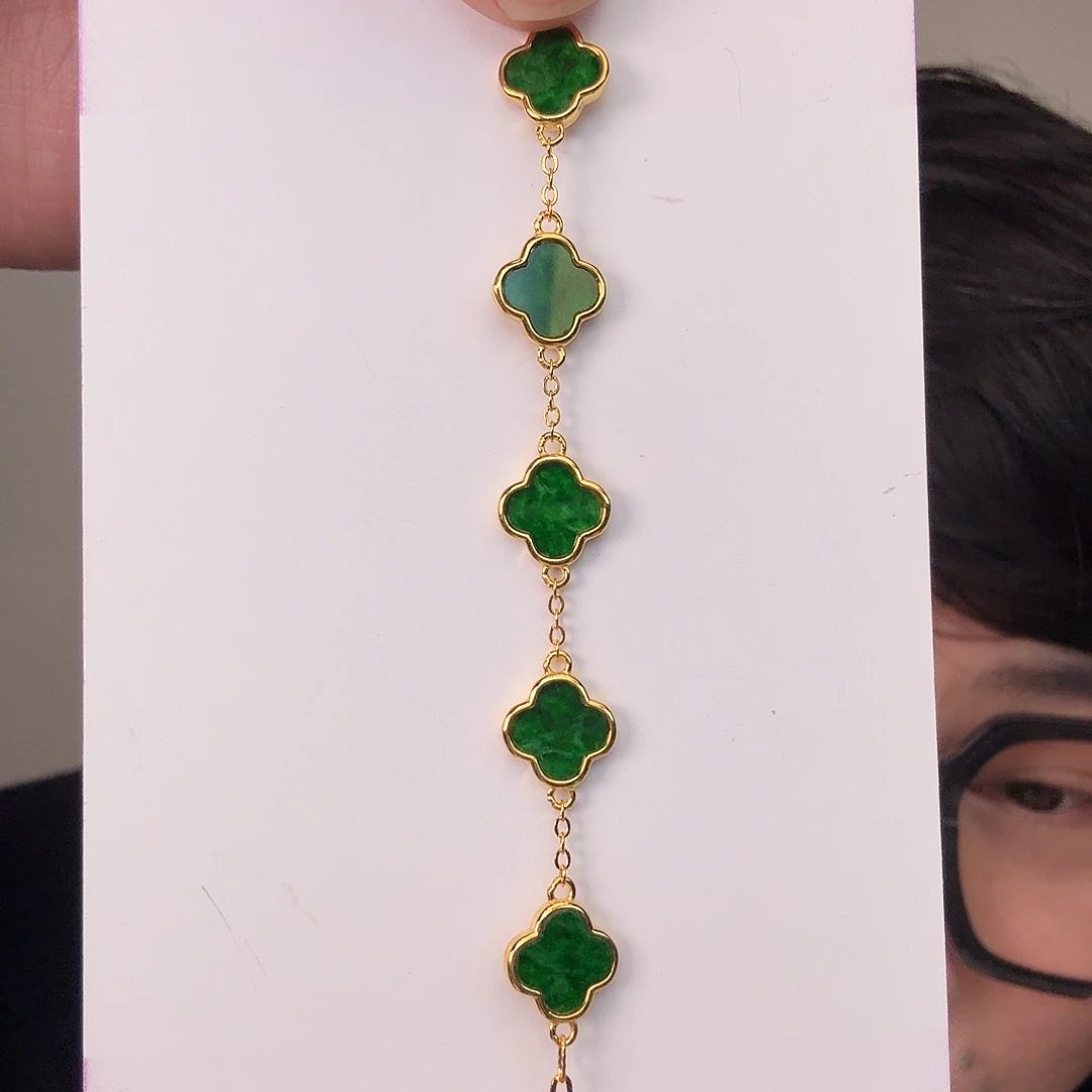 翡翠未镶嵌颈饰一个