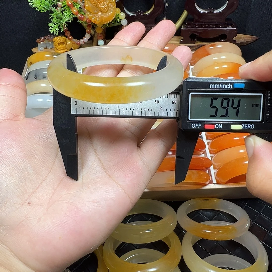 石英质玉（黄龙玉）未镶嵌手镯