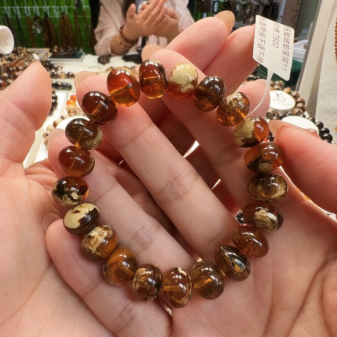 琥珀未镶嵌裸石抚顺琥珀11溶洞