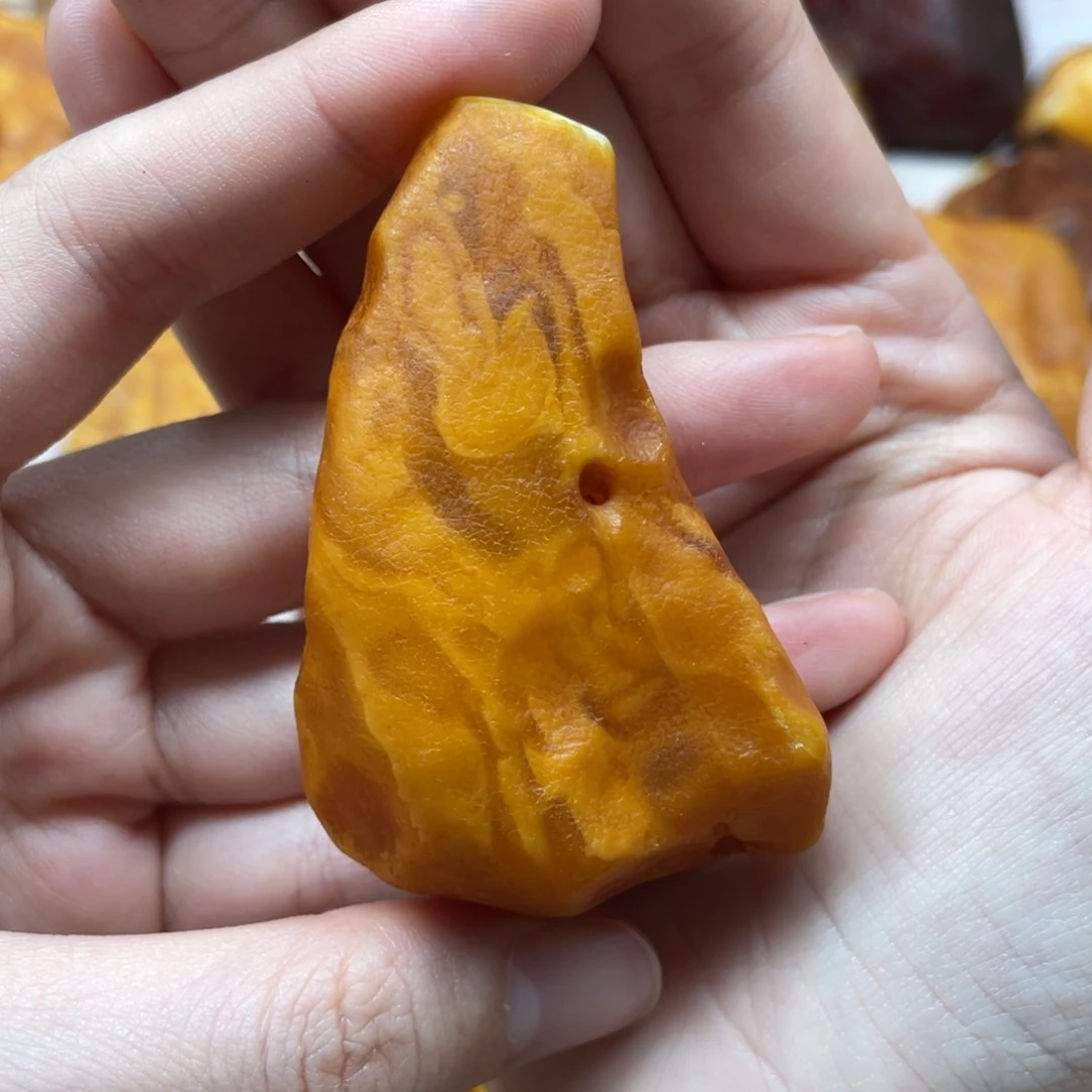 琥珀珠宝奇石未镶嵌