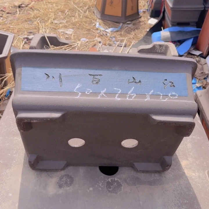 红陶口径50高20宽36……