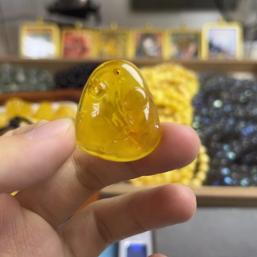 琥珀未镶嵌颈饰矿坑8