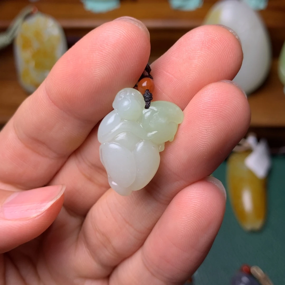 和田玉未镶嵌颈饰