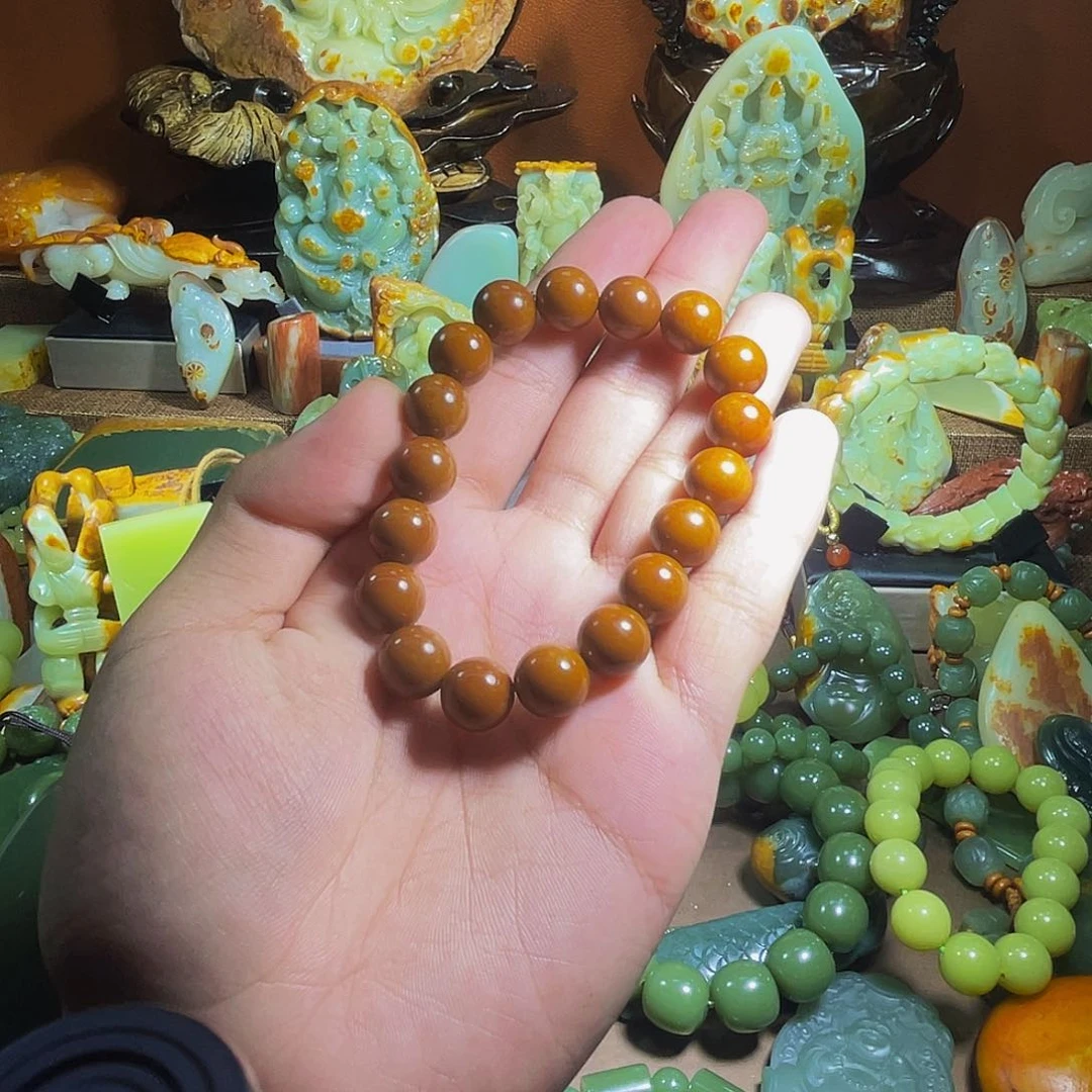 透闪石质玉未镶嵌珠宝奇石