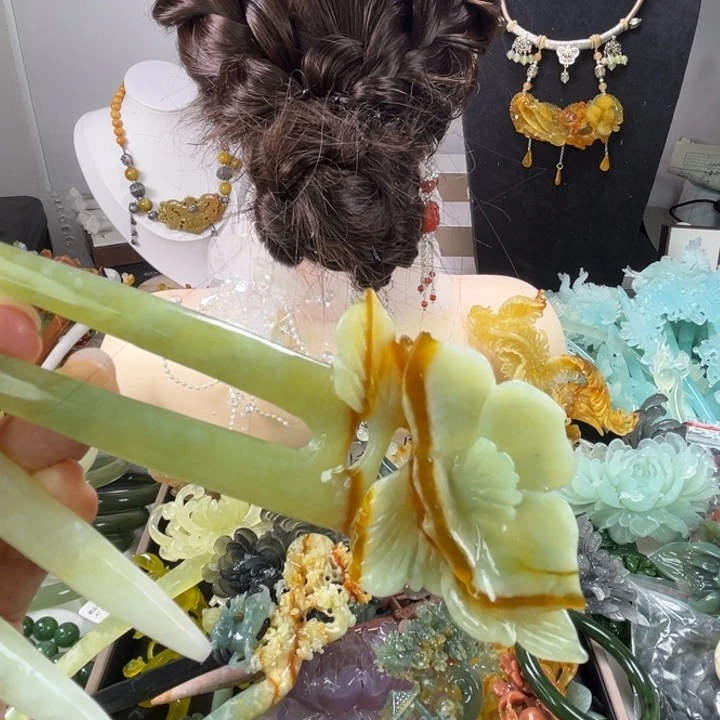 未镶嵌岫玉发饰瑕疵