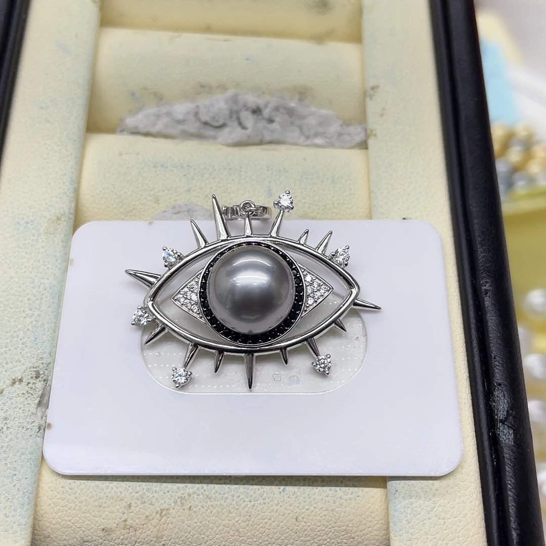 海水珍珠颈饰银S925镶嵌正圆铂金灰恶魔之眼吊坠