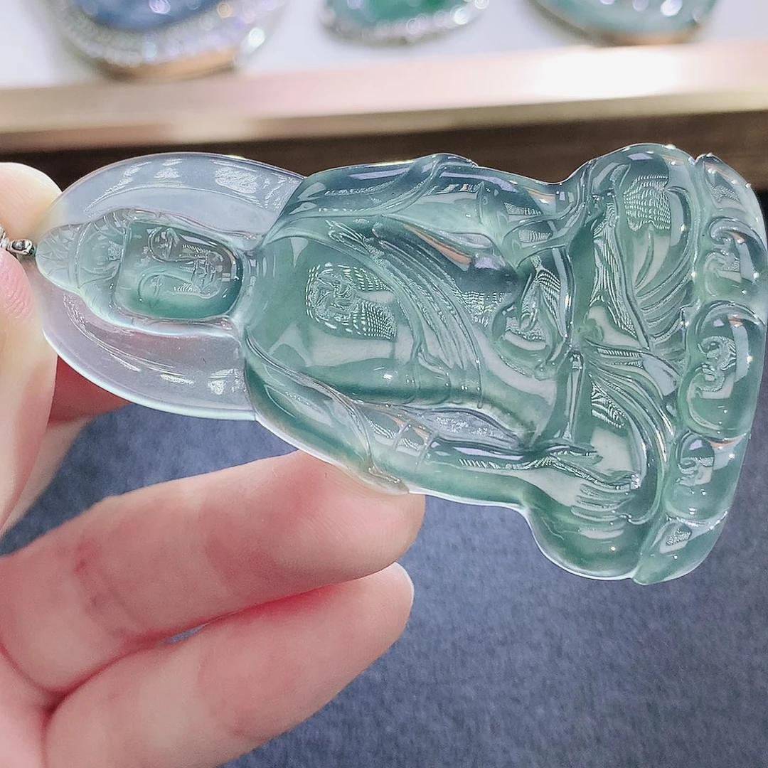 翡翠18K金镶嵌颈饰翡翠