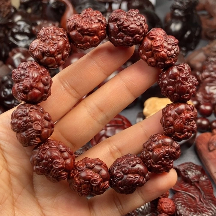 檀香紫檀（小叶紫檀）向**木