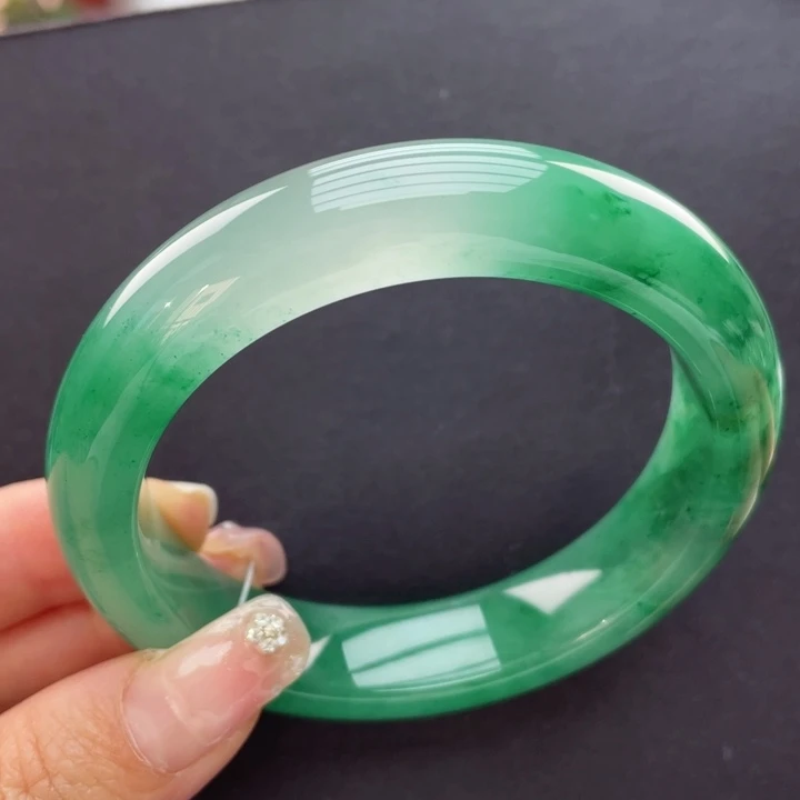未镶嵌手镯石英质玉