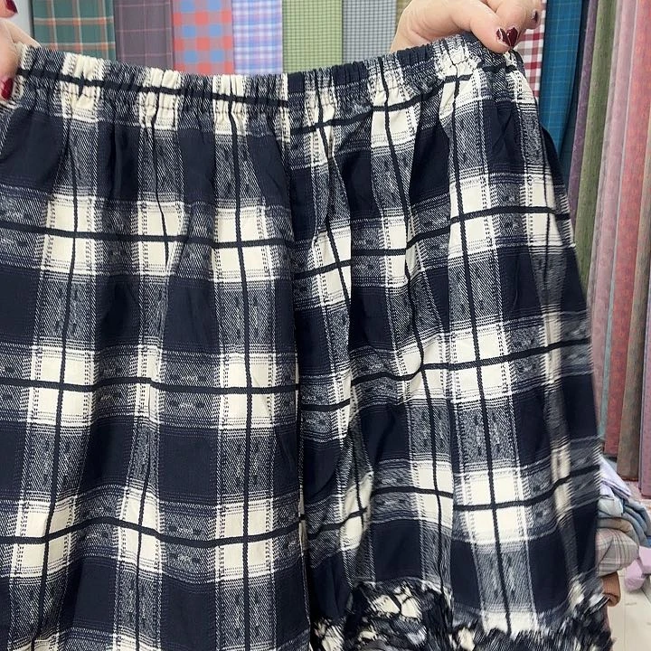 棉绵绸短裤，大格黑大格