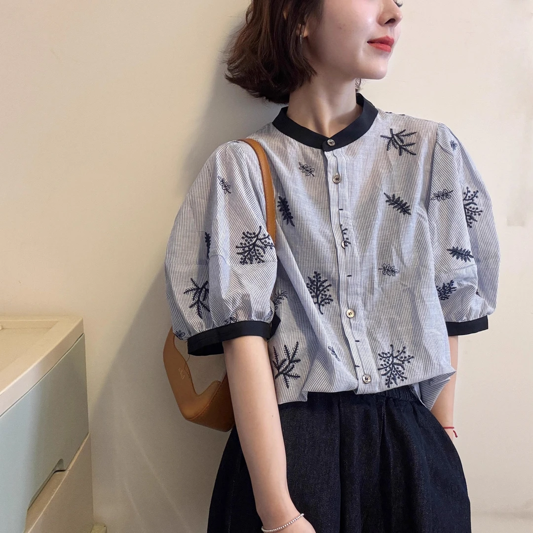 时尚新款拼色条纹短袖衬衫女夏季宽松显瘦排扣刺绣泡泡袖小衫上衣