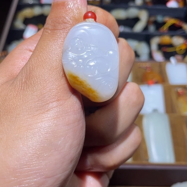 日***林和田玉未镶嵌手链