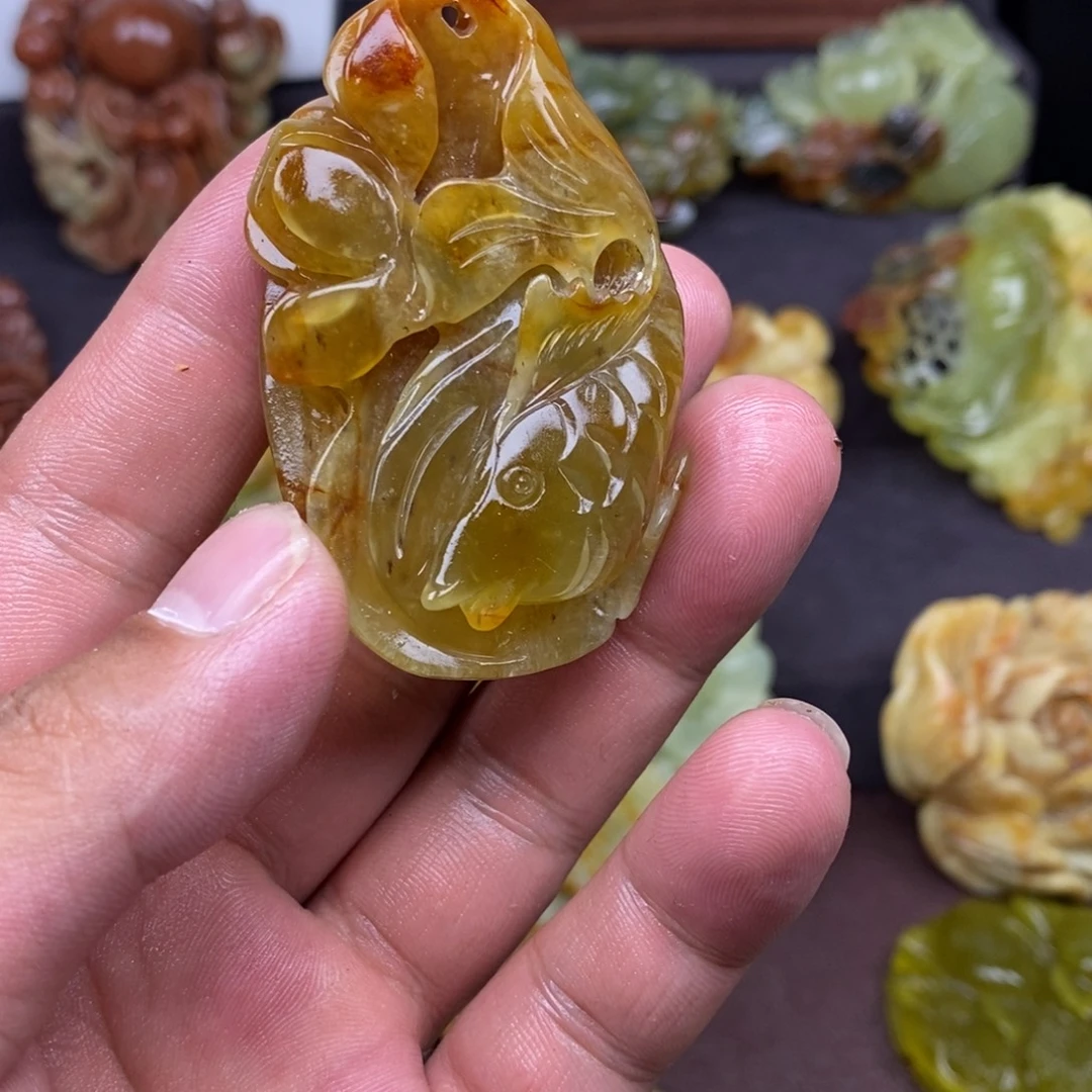 未镶嵌蛇纹石玉吊坠(赠链)