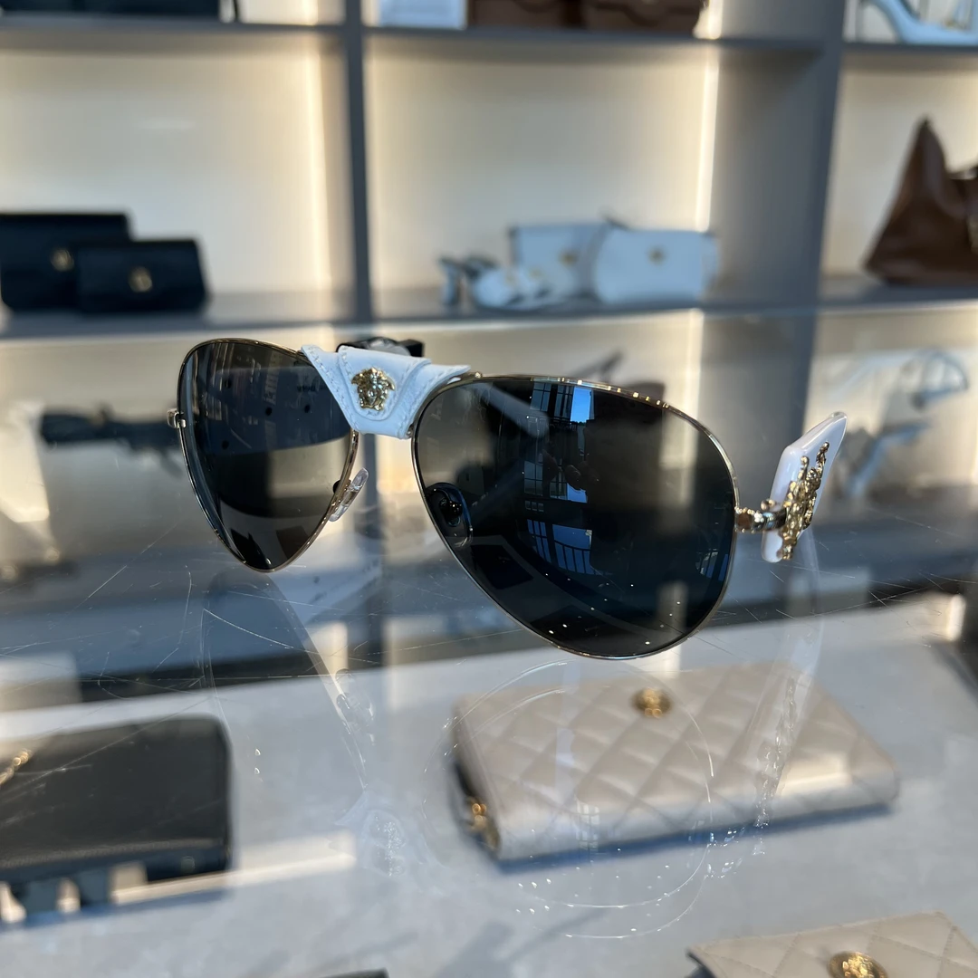 未使用 VERSACE/范思哲 三周左右到手/男士墨镜黑镜片白框