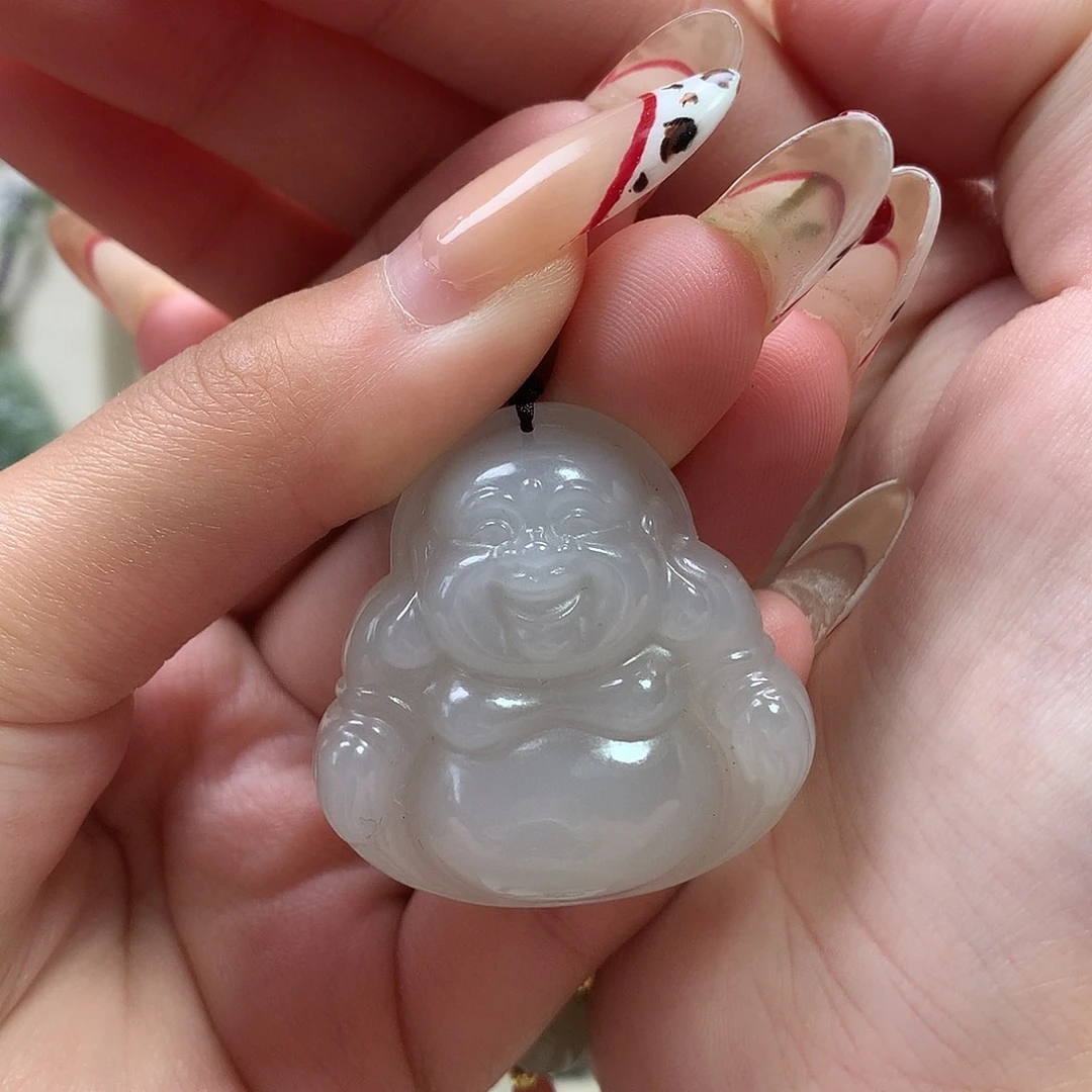 芙***月和田玉未镶嵌颈饰