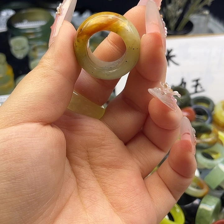 蛇纹石玉未镶嵌戒指
