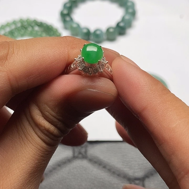 未镶嵌定制翡翠翡翠绿戒