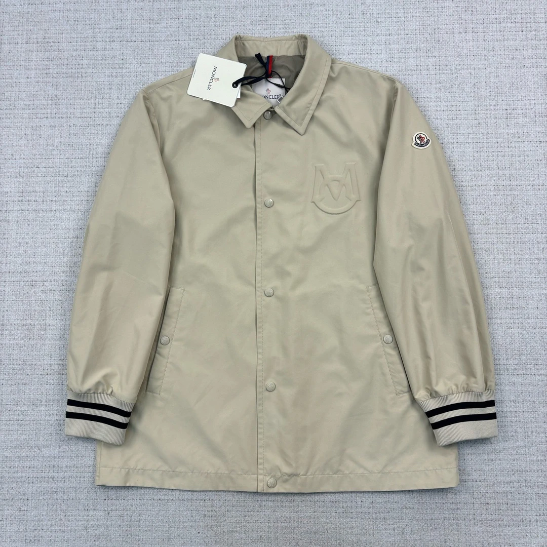 未使用 MONCLER 纯色Logo压纹夹克外套/尺码4/编号8413