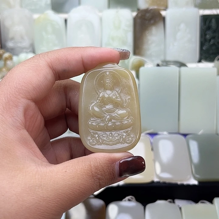 颈饰未镶嵌和田玉