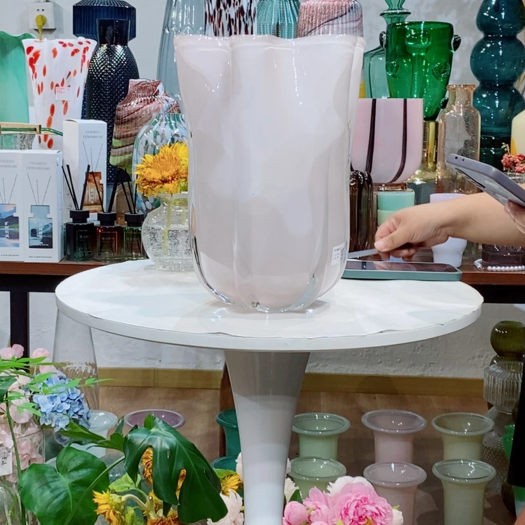 原色花瓶 口19高29.5有个小黑点