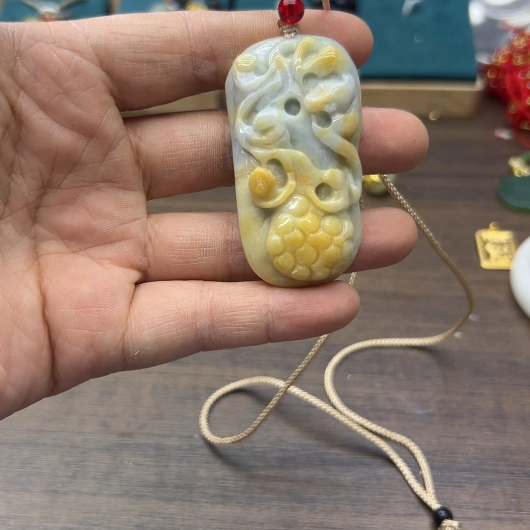 翡翠未镶嵌颈饰1113