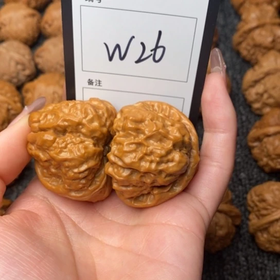 桃核吊坠站****人我是第一百个