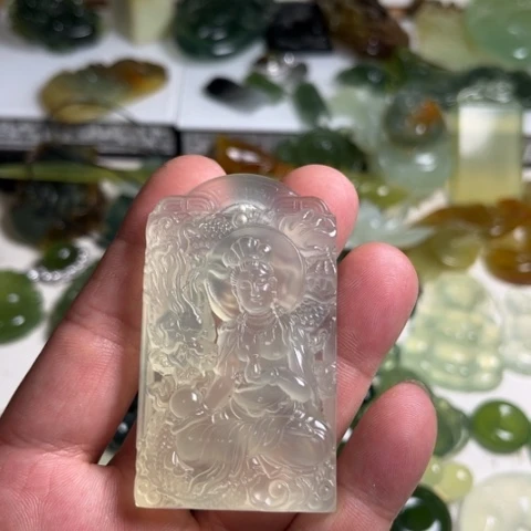 蛇纹石玉未镶嵌颈饰