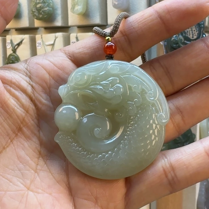 蟹***。和田玉未镶嵌颈饰