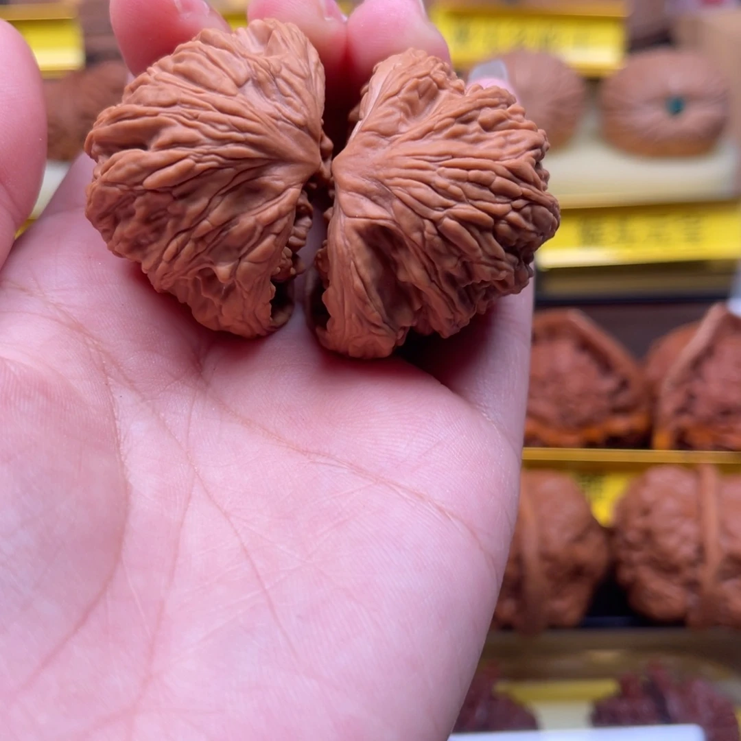 文玩核桃吊坠天**球聚宝盆虎头39