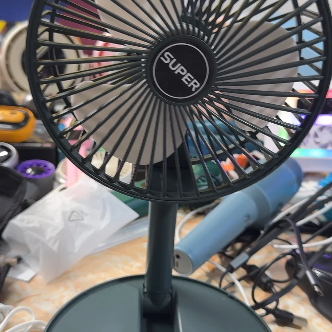 99新绿色伸缩风扇