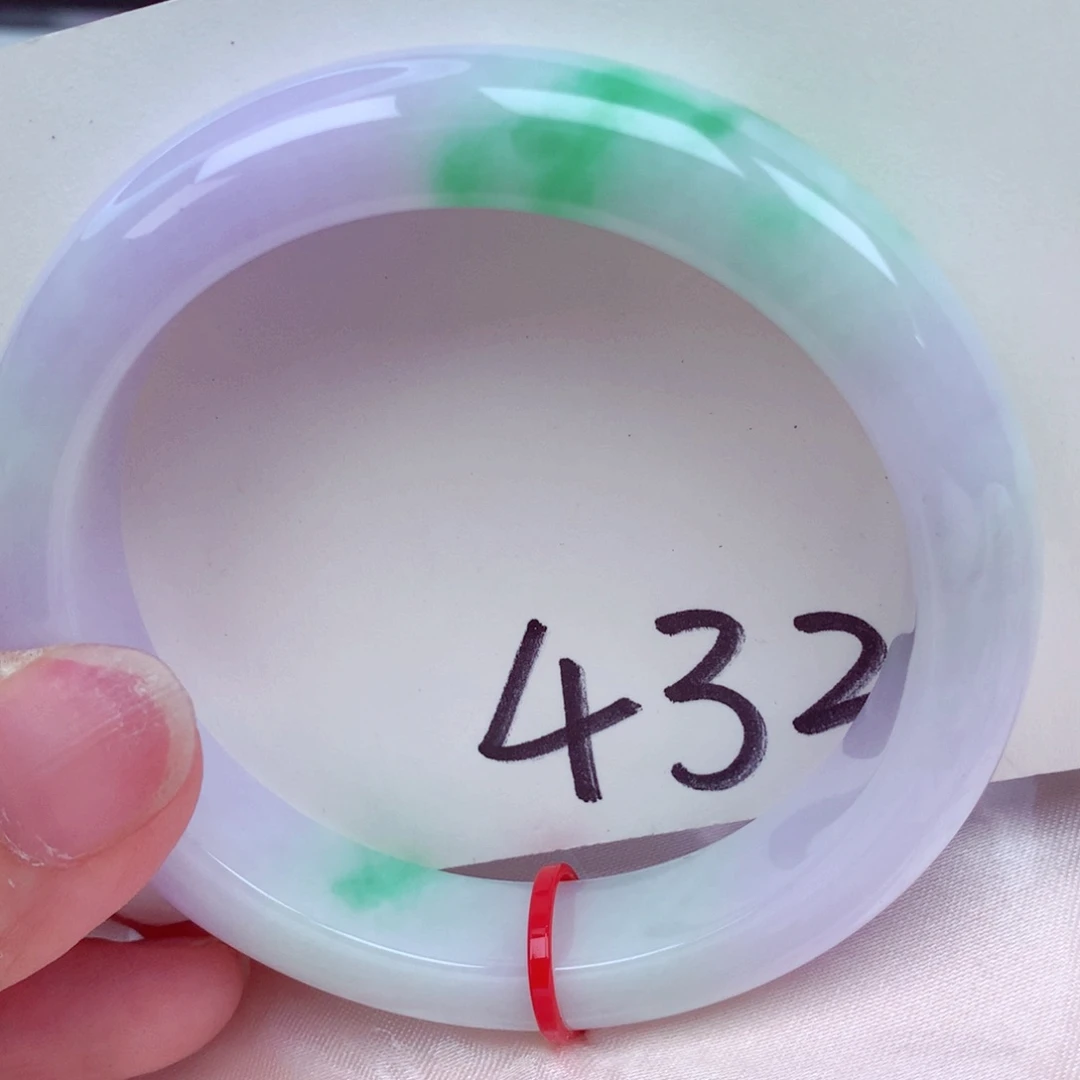 翡翠手镯未镶嵌翡翠