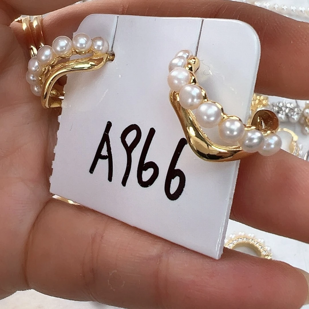 淡水珍珠耳饰未镶嵌