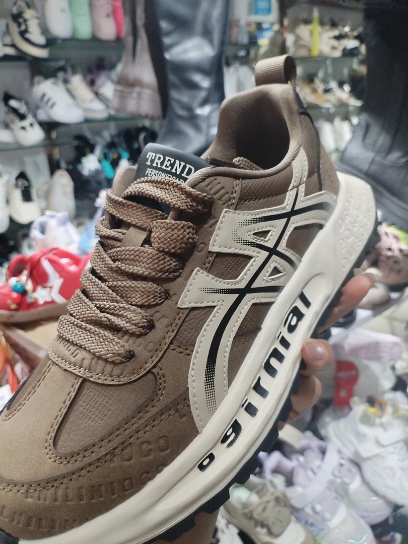 秋冬季小阿甘运动休闲鞋真皮皮面轻便软底防滑耐磨百搭时尚男鞋