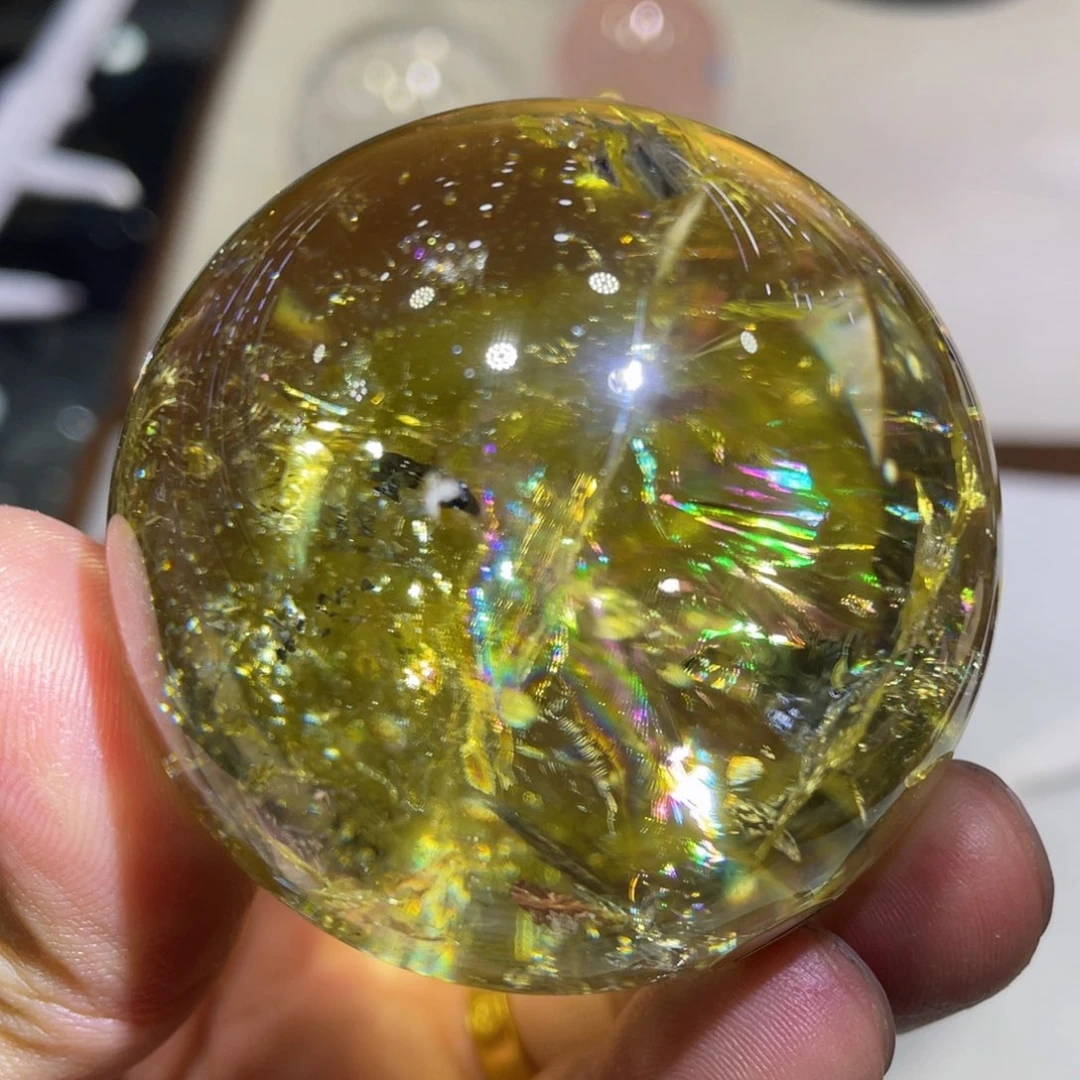 潇***U水晶珠宝半成品未镶嵌