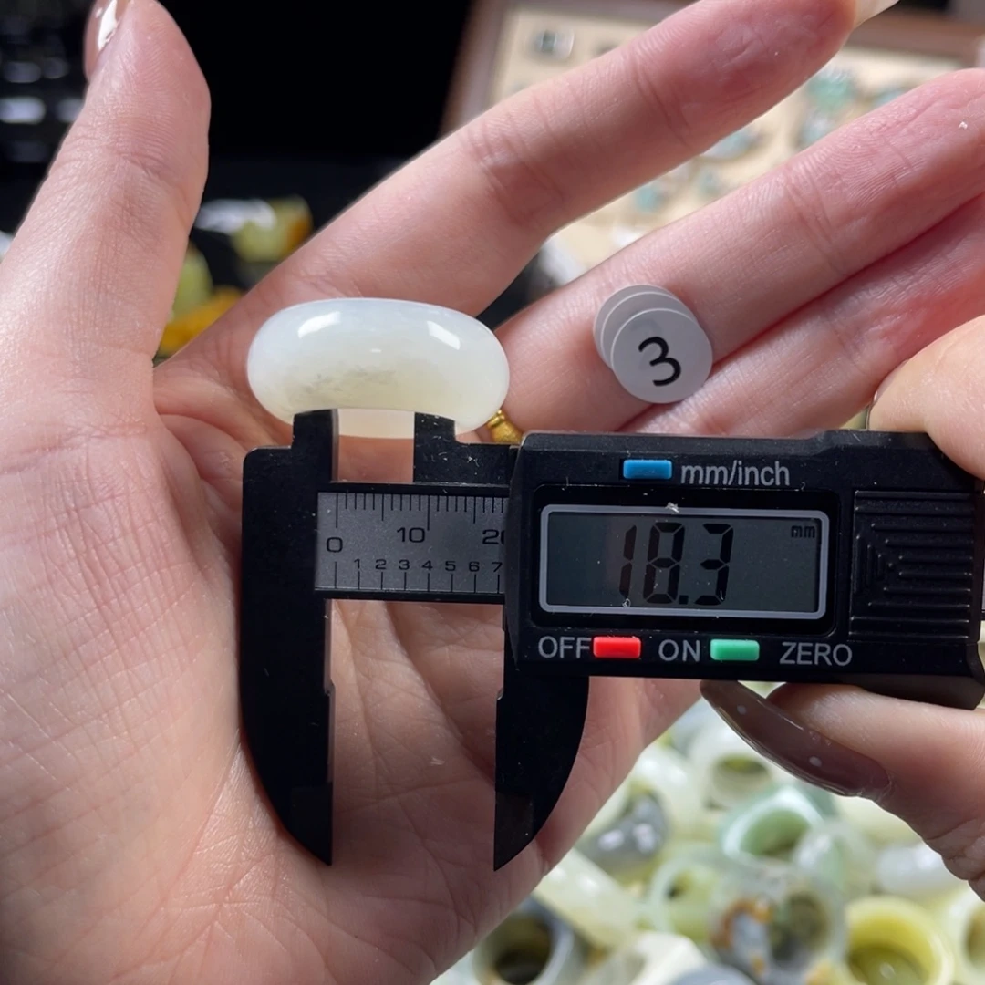 蛇纹石玉未镶嵌戒指