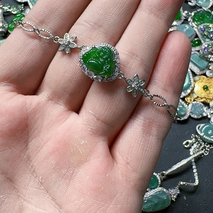 翡翠颈饰未镶嵌天然A货翡翠放漏