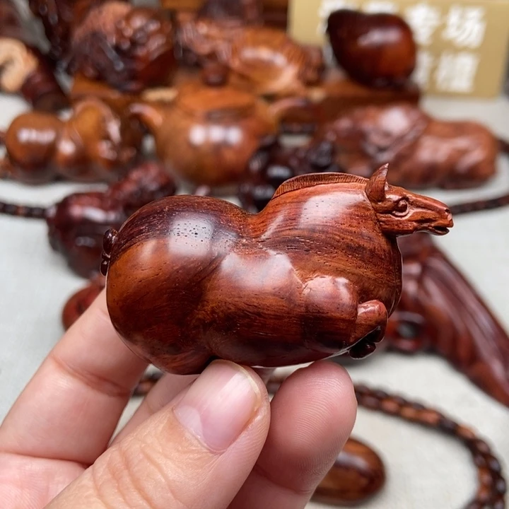 黄花梨/降香黄檀把件小唐马