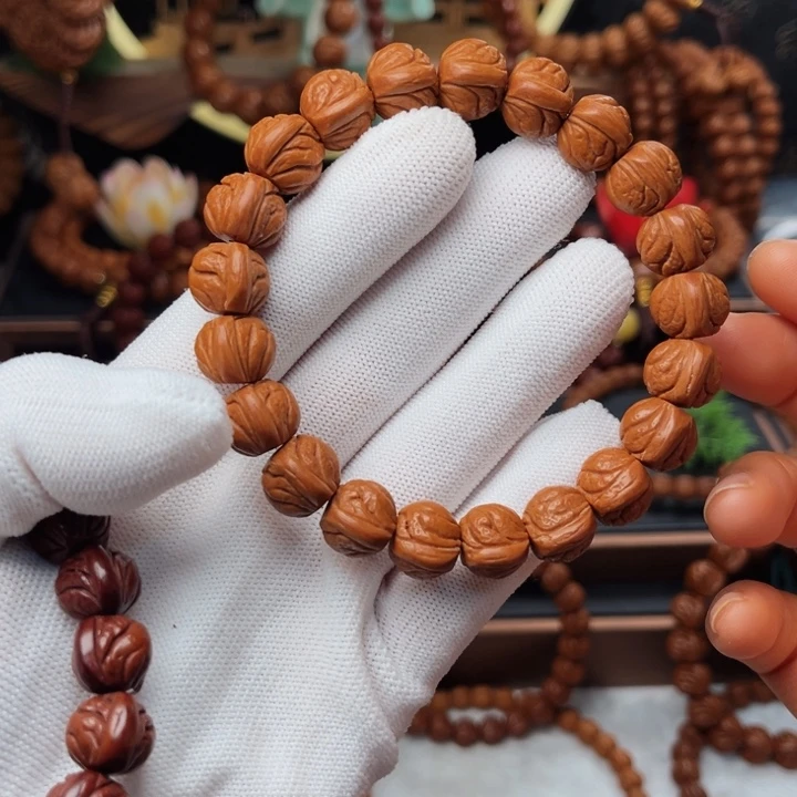 吊坠桃核启***星13玉龙脊手串